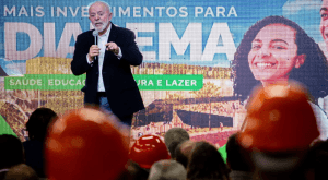 Lula se compara a Silvio Santos: “São poucas pessoas que ganharam muita oportunidade sem estudar”