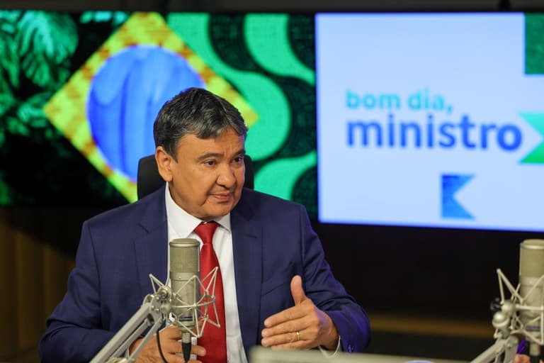 Ministro prevê crescimento do PT em prefeituras no Nordeste