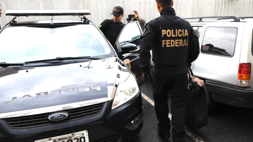 PF intimará delegado que apreendeu celular de ex-assessor de Moraes
