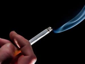 Decreto aumenta imposto sobre cigarro e eleva preço mínimo do maço