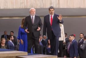 Maduro entra em contato com equipe de Lula e pede telefonema com presidente