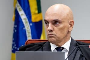 Mensagens secretas escancaram Moraes investigador, acusador e julgador