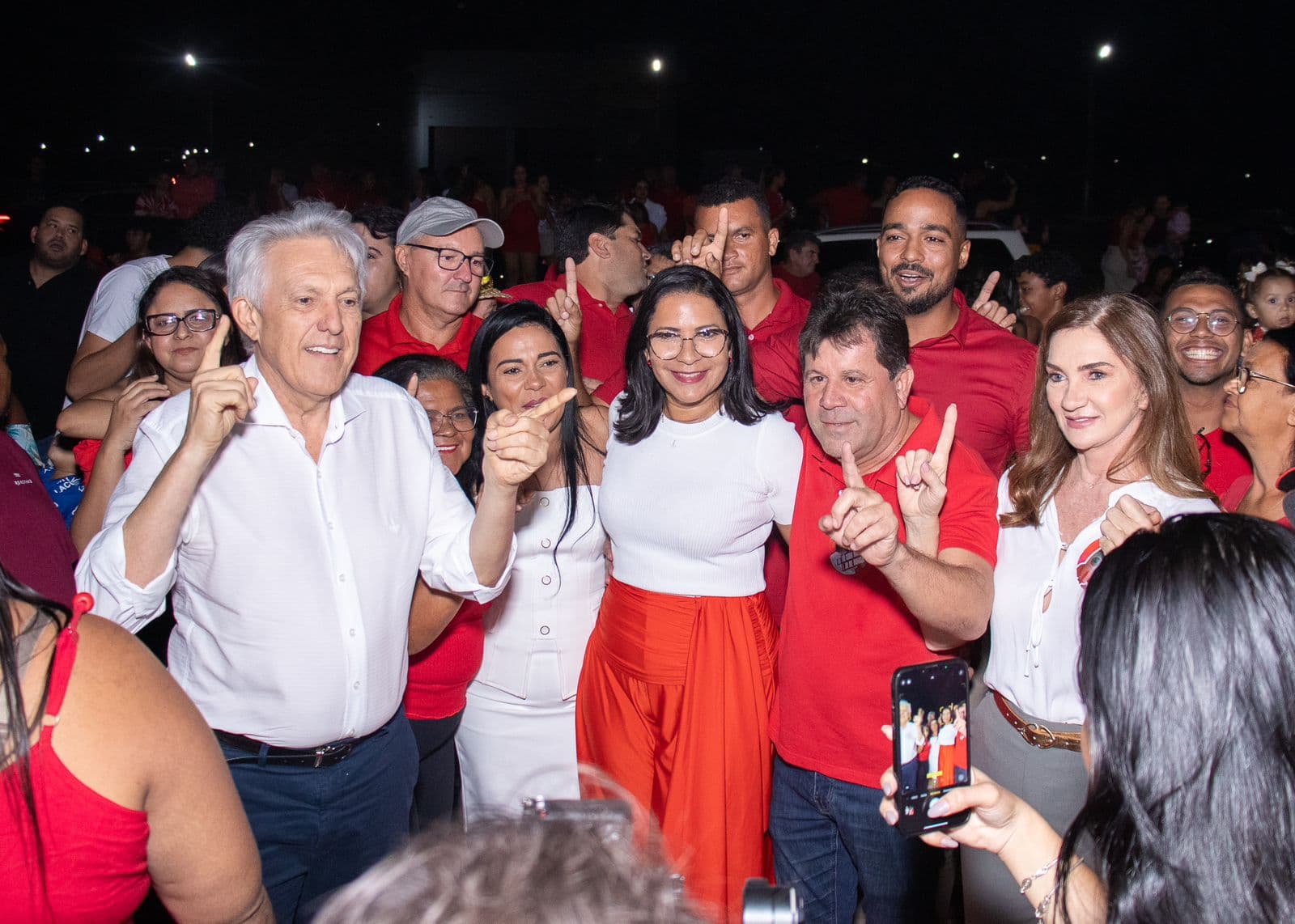 Multidão lota ginásio em Goianinha pra oficializar a candidatura da prefeita Nira à reeleição; Júnior Dunga é o vice