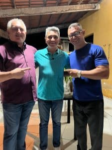 VIRADA: Elinaldo Oliveira retira candidatura a vereador pelo partido de Nilda para apoiar Salatiel