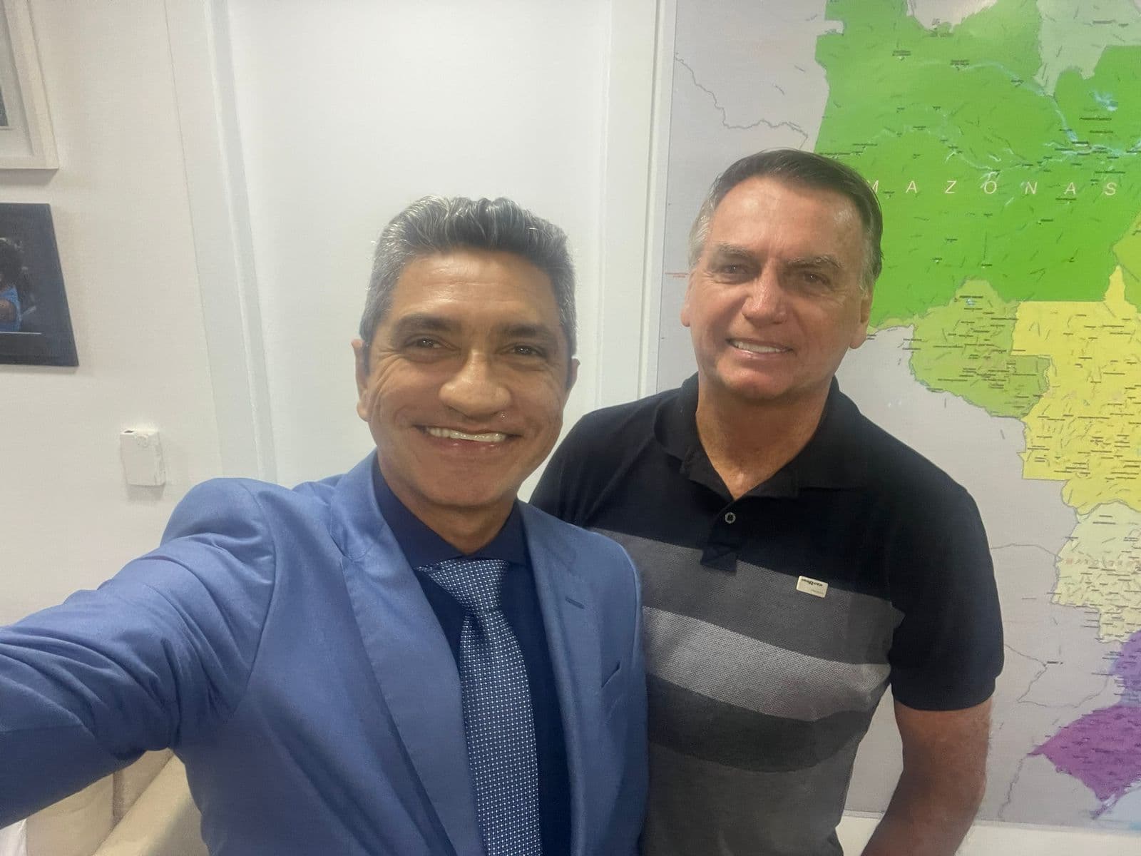 Bolsonaro oficializa apoio a Salatiel com grande movimentação em Parnamirim
