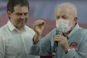 Após Lula pedir votos, juiz exige exclusão de posts de candidato do PT