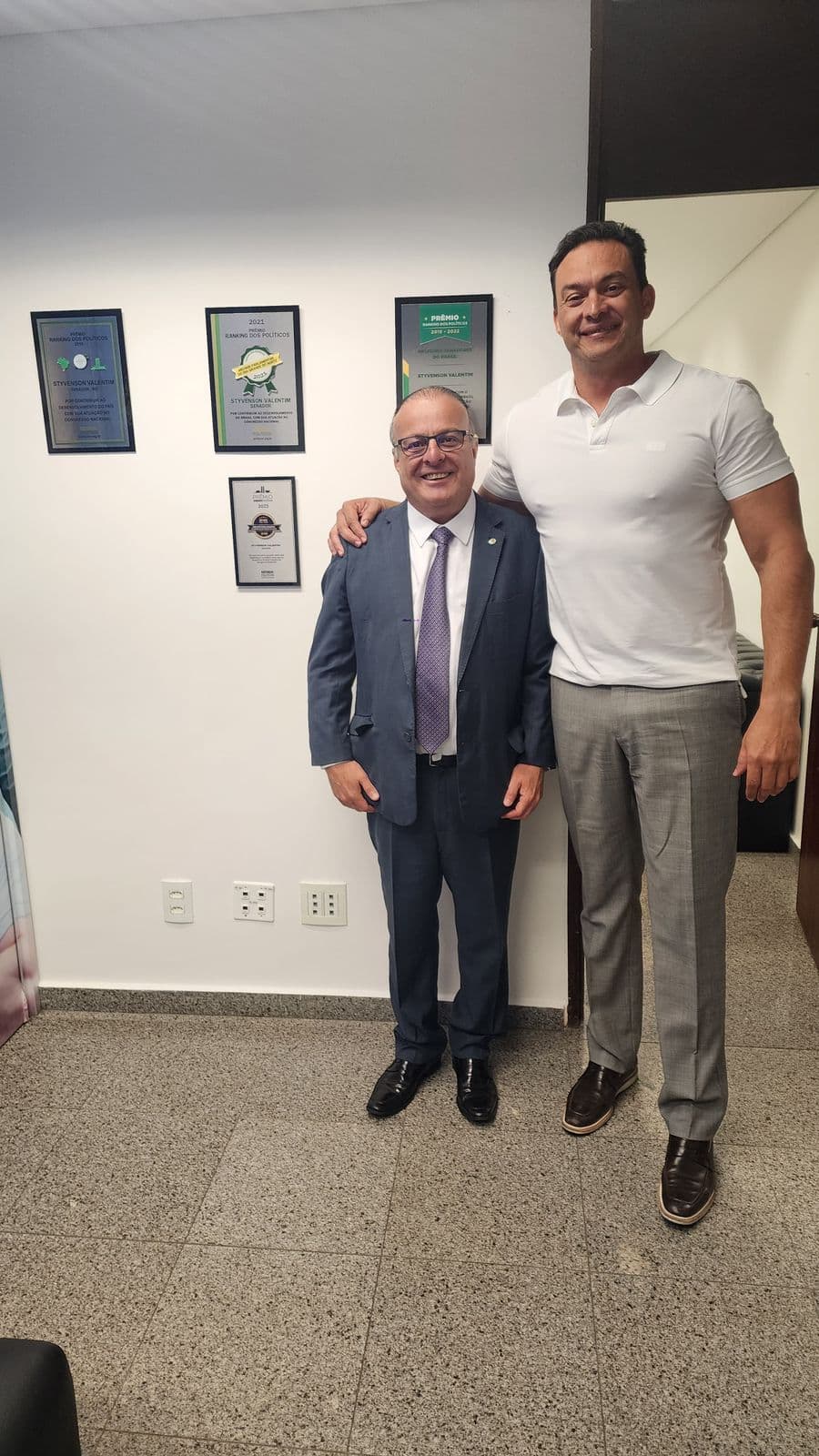 Em Brasília, Paulinho Freire apresenta novos projetos para Natal a senador Styvenson