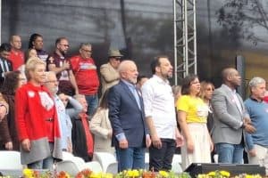Boulos decide romper com produtora após hino em linguagem neutra