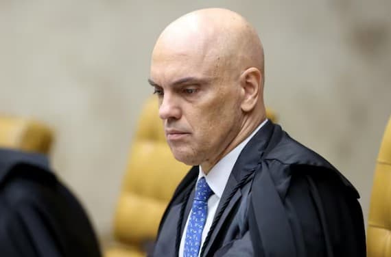 Moraes decide que defesa de Bolsonaro deve ser informada de todos os procedimentos no caso das joias