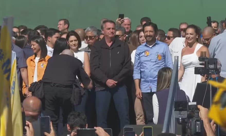 Moraes dá 48 horas para Valdemar e Bolsonaro explicarem encontro dos dois em convenção
