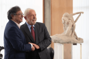 Lula e Petro, da Colômbia, cobram divulgação das atas na Venezuela