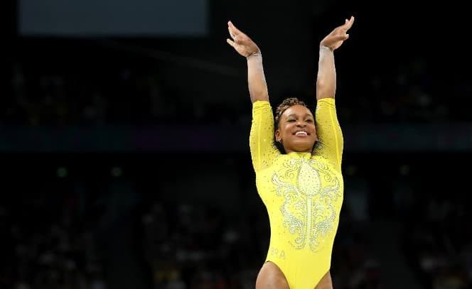Em disputa forte com Simone Biles, Rebeca Andrade conquista a prata no individual geral em Paris; é a 4ª medalha da brasileira em Olimpíadas