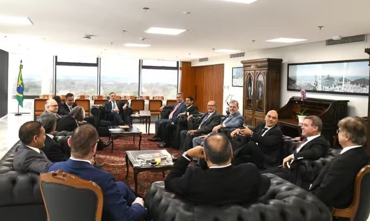 Ministros do STF, líderes do Congresso e governo se reúnem para discutir as ‘emendas PIX'