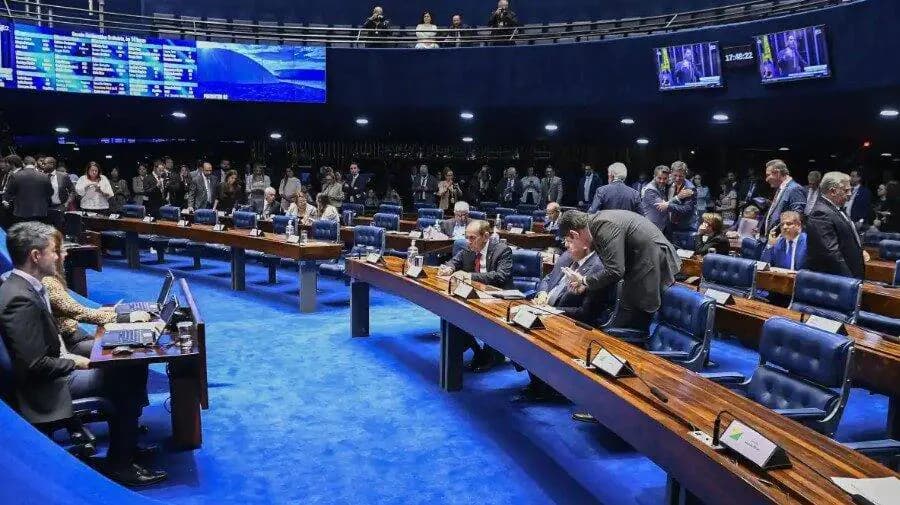 Senado aprova urgência de texto que anula parte de decreto de armas de Lula