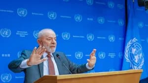 Lula rebate crítica de Zelensky: ‘Se ele fosse esperto, diria que a solução é diplomática, não é militar’