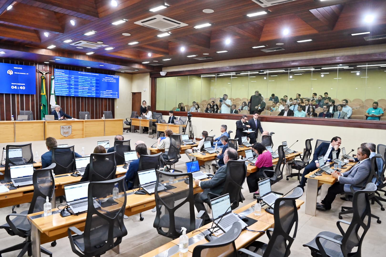 Assembleia Legislativa aprova projeto que proíbe banheiros unissex no RN