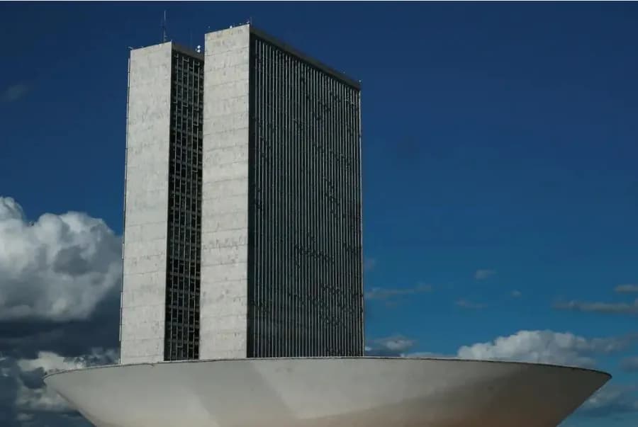 Comissão de Constituição e Justiça vota anistia a presos do 8/1 e analisa projetos contra STF