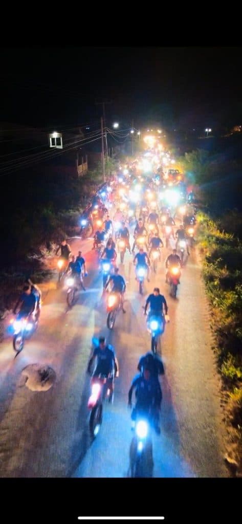 Passa e Fica: Josinaldo e Danielle mostram força em carreata histórica