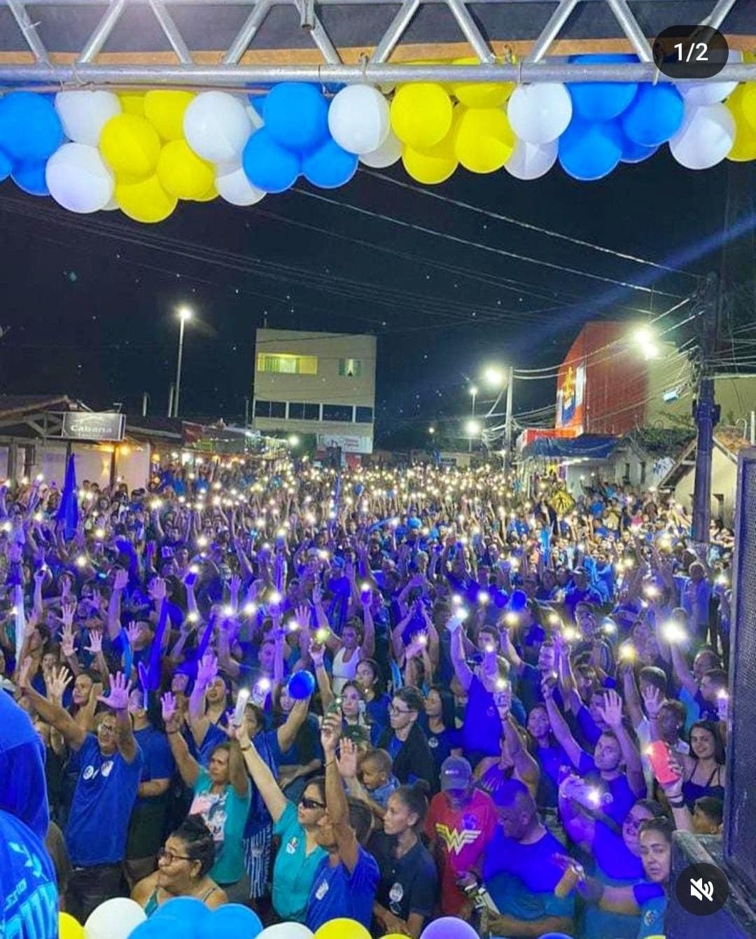 Ítalo Cabral reúne multidão no centro de Vera Cruz