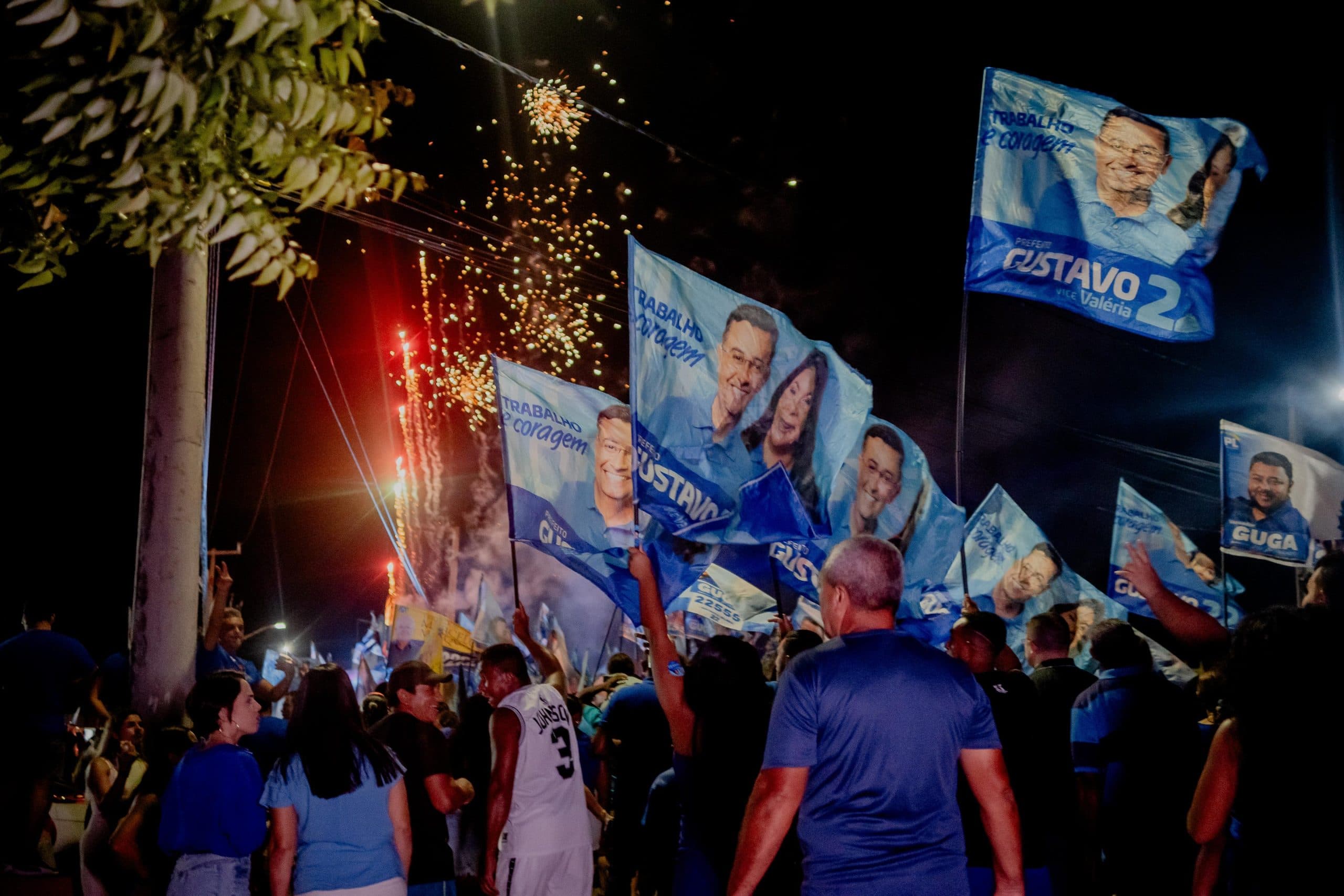 Prefeito da Galera: Em Nísia, Gustavo leva multidões às ruas com arrastões e caminhadas