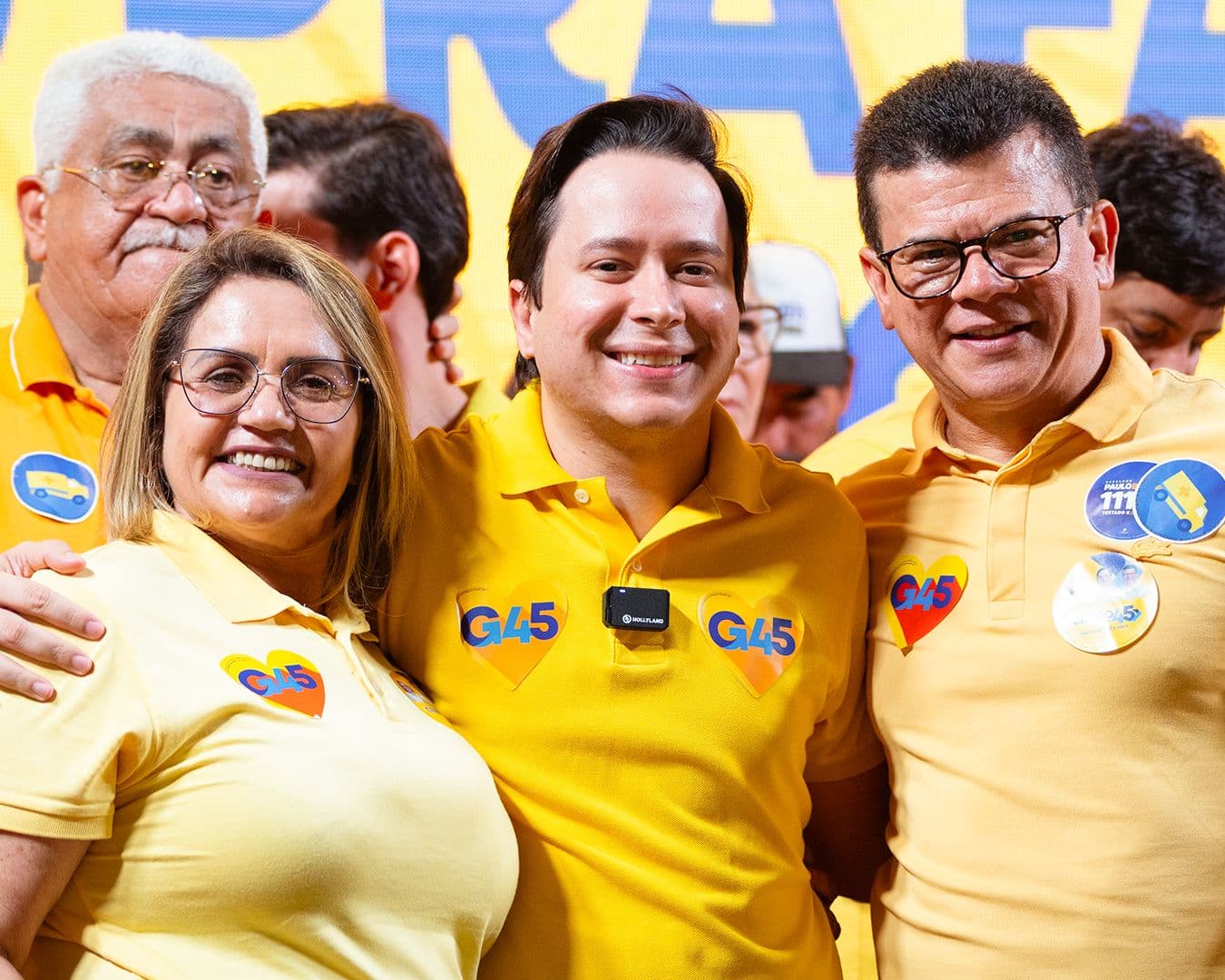 Encontrão e Giro 45 lotaram as ruas de Caraúbas de amarelo