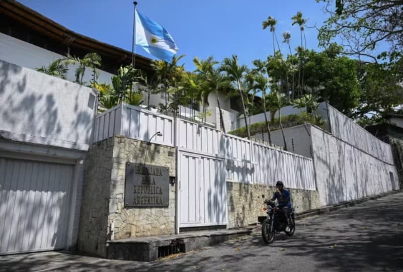 Entenda a crise com embaixada em Caracas envolvendo Brasil, Venezuela e Argentina