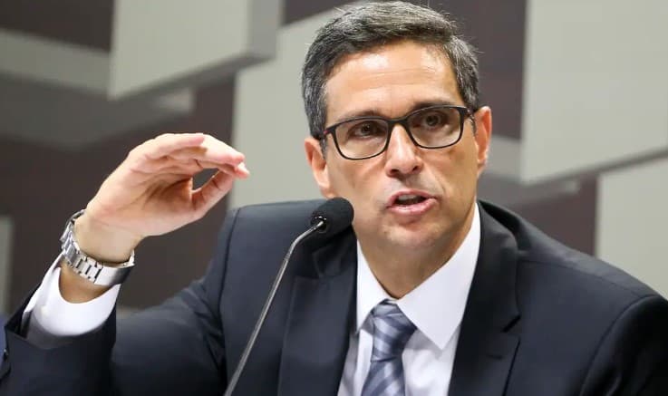 Banco Central eleva projeção de alta no PIB deste ano para 3,2% e vê inflação maior