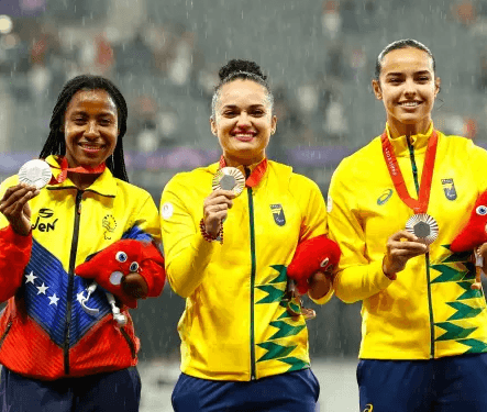 Potiguar Maria Clara Augusto é medalha de bronze nas Paralimpíadas de Paris 2024