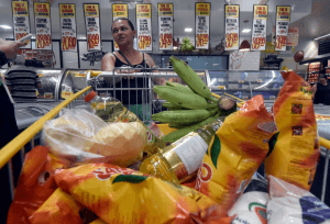 Natalenses reduzem consumo de itens da cesta básica