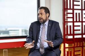 Frustrada, campanha de Boulos espera Datafolha para definir estratégia