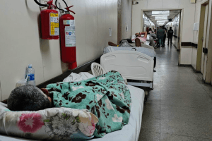Hospital Walfredo Gurgel tem mais de 30 pacientes nos corredores, afirma Sindsaúde