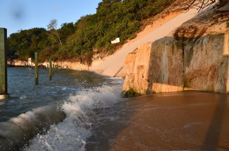 Defesa Civil indica reconstrução de barreiras e isolamento do Morro do Careca entre medidas para amenizar danos do avanço do mar