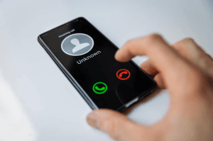 Anatel proíbe que empresas usem vários números para chamadas indesejadas de telemarketing
