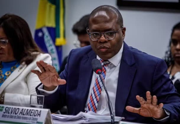 Ex-servidor que denunciou assédio moral de Silvio Almeida pede para entrar em programa de proteção