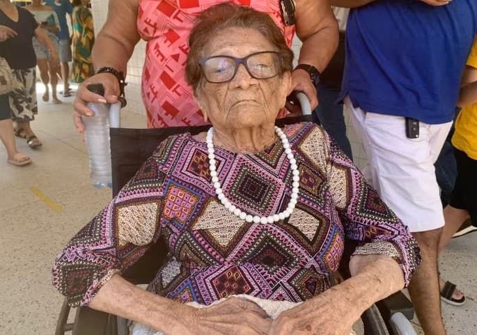 ‘Dever sagrado', diz idosa de 98 anos que fez questão de votar em Natal mesmo sem obrigatoriedade
