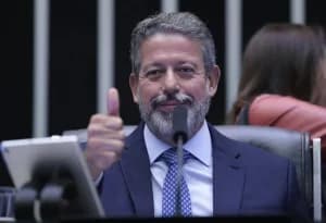 Anistia do 8 de Janeiro e eleição na Câmara não se misturam, diz Lira