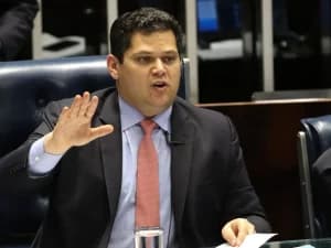 PL, segunda maior bancada partidária, declara apoio a Alcolumbre para presidir o Senado