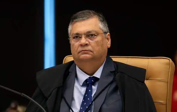 Dino diz que vai propor discussão do valor das emendas parlamentares no STF
