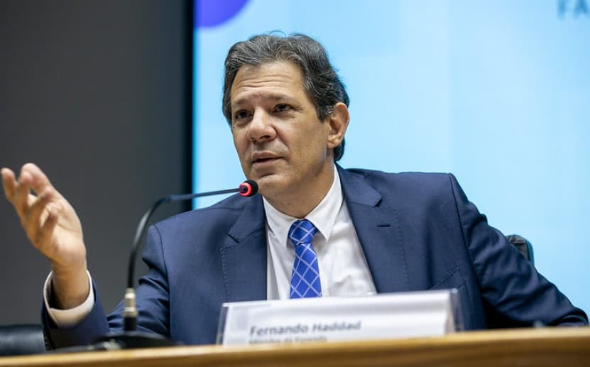 Haddad diz que isenção do Imposto de Renda para quem ganha até R$ 5 mil não deve sair este ano e prioridade é revisão de gastos