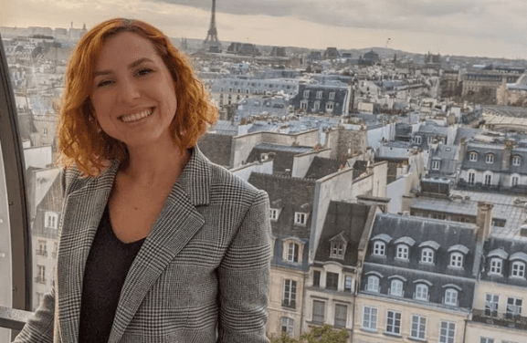 Influenciadora brasileira morre em Paris após ser atropelada