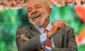 Lula completa 79 anos e se torna o mais velho na Presidência do Brasil, ultrapassando Michel Temer