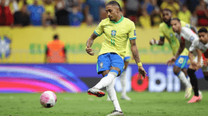Eliminatórias: Com golaços e pênaltis, Brasil goleia Peru e afasta crise