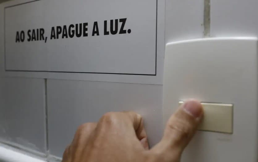 Após dois meses no nível vermelho, Aneel reduz para amarela bandeira tarifária de energia em novembro