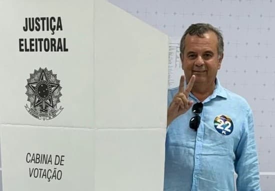Rogério Marinho vota em Natal e diz que espera que as eleições 2024 "sejam alavanca para os valores conservadores e a direita em 2026"