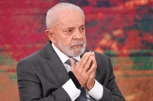 Lula cancela segunda viagem internacional após queda em banheiro