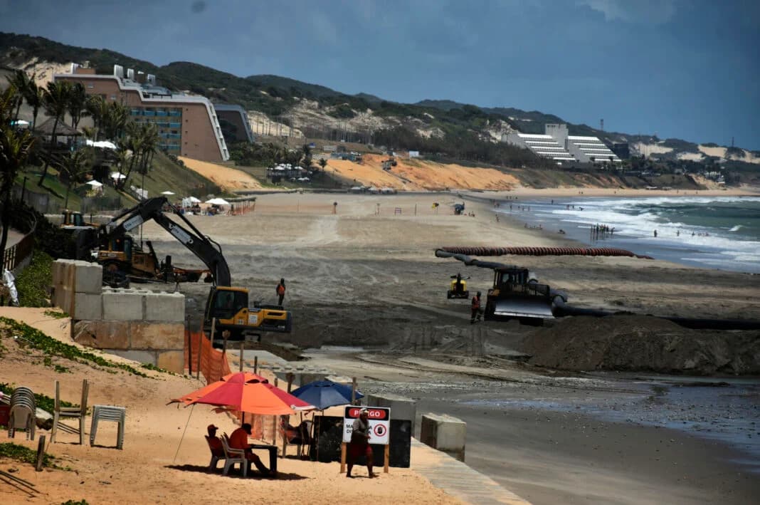 Obra de engorda da praia de Ponta Negra chega a 35% de execução