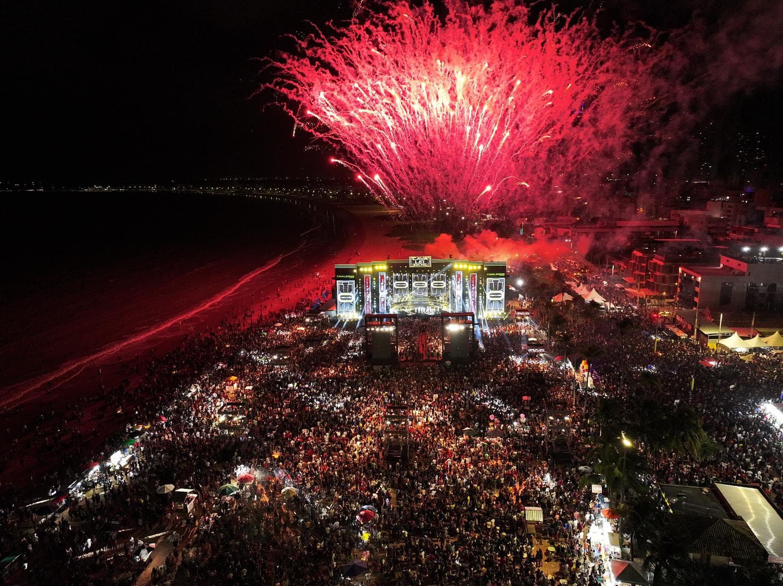 Cavaleiros do Forró comemora 50 milhões de streams do seu novo DVD com show na engorda de Ponta Negra