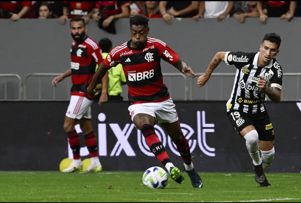 Bruno Henrique, do Flamengo, é alvo de operação da PF que investiga manipulação