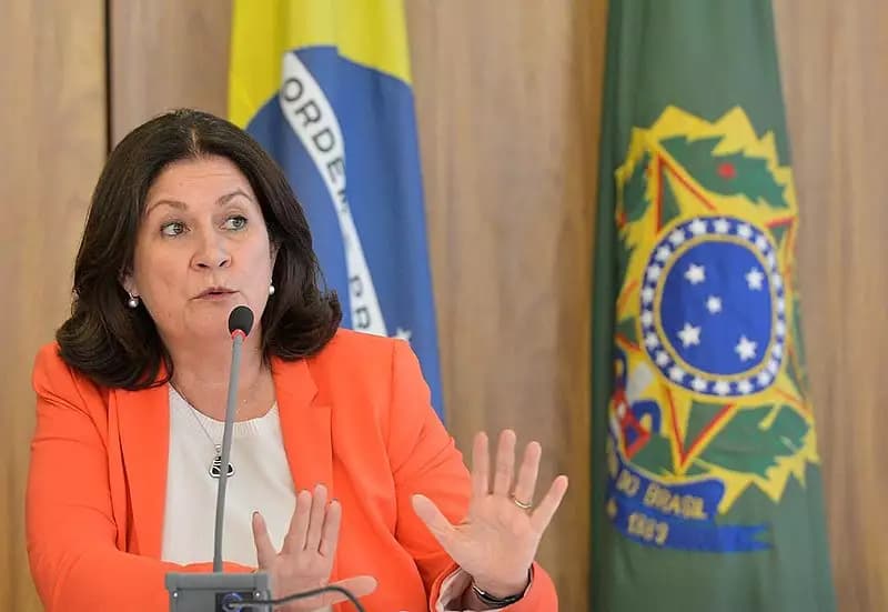 Últimos a saber, ministros alvos de cortes se acham traídos