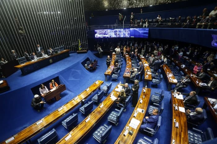 Governo tenta acelerar PLP das emendas, mas data de votação é incerta